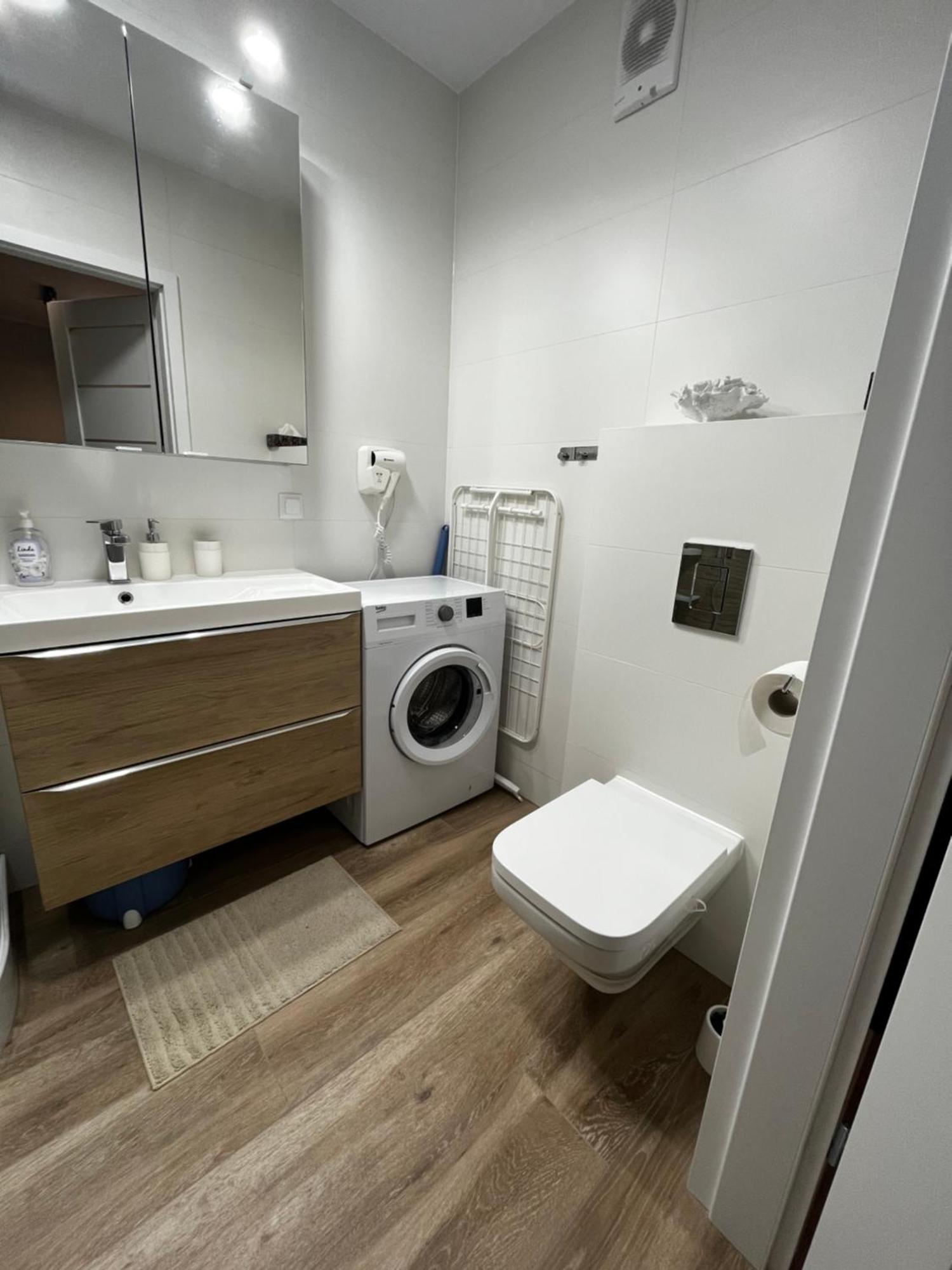 Apt Nadmorskie - 4 Pory Roku Kolobrzeg Luaran gambar